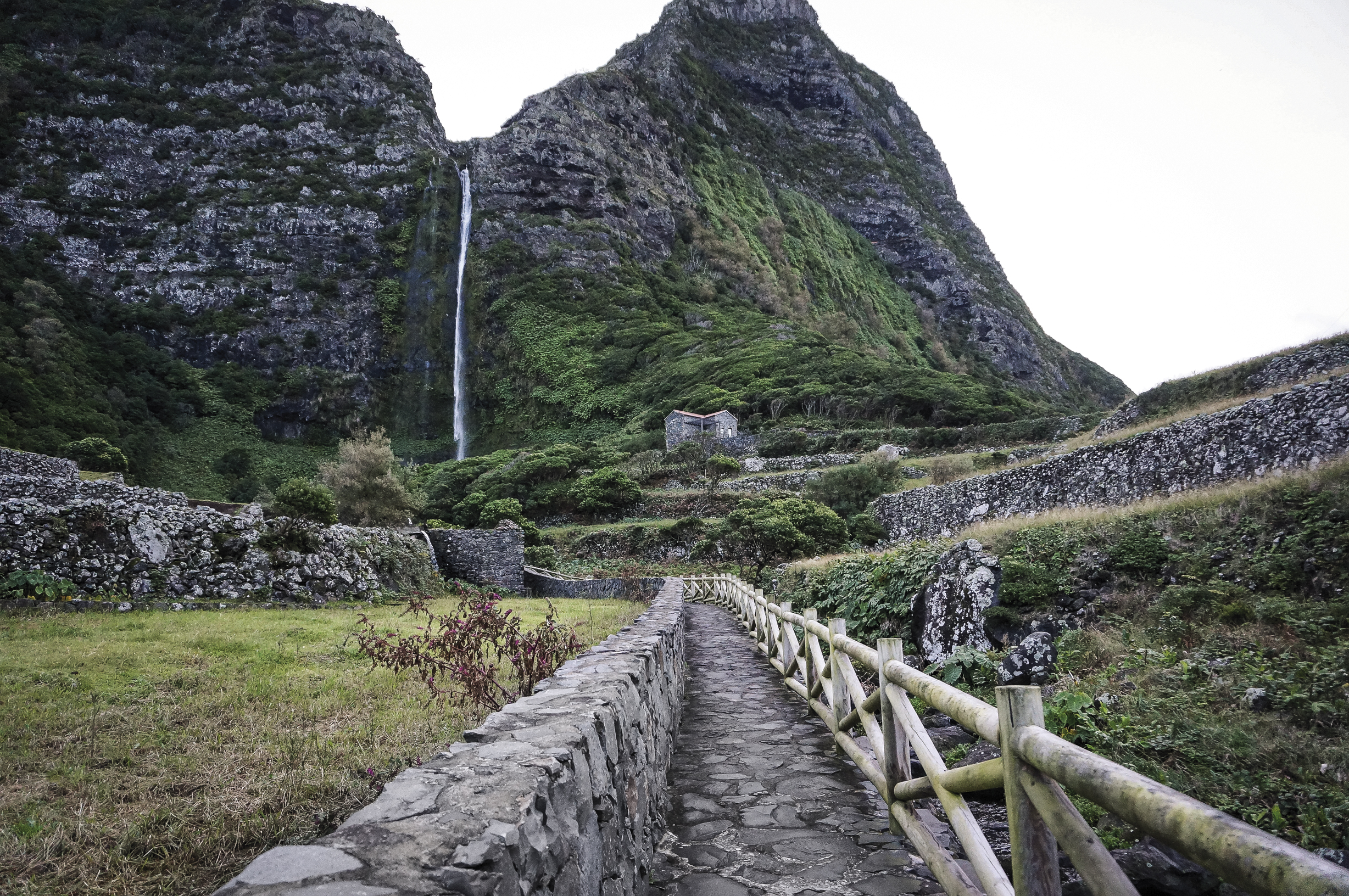 Wasserfall bei Faja Grande auf der Insel Flores