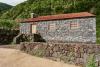 Verlassenes Steinhaus in Fajã dos Cavaletes, Insel São Jorge 
